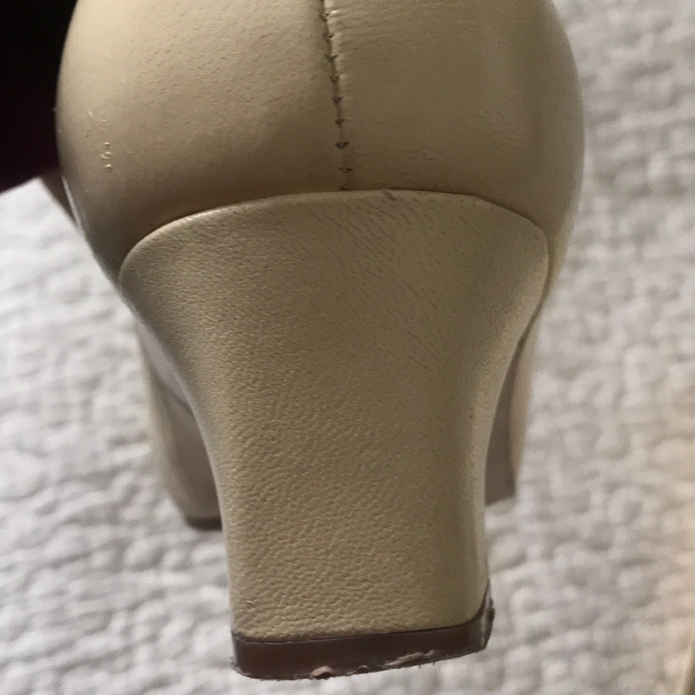 Shoes - Picture 5 of 6